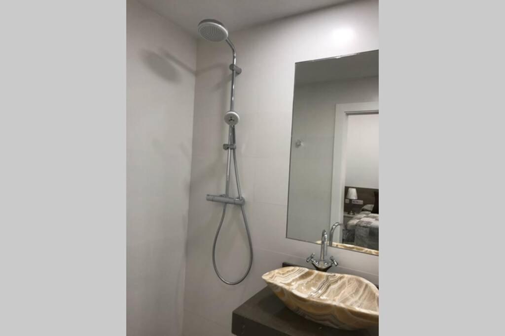 Appartamento Precioso Piso En Paseo De La Bomba Free Parking Granada Esterno foto